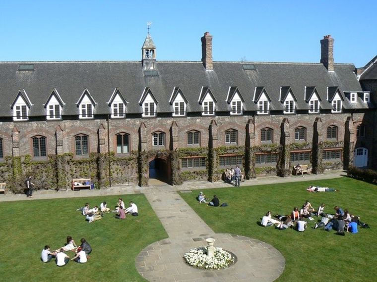 York St John University